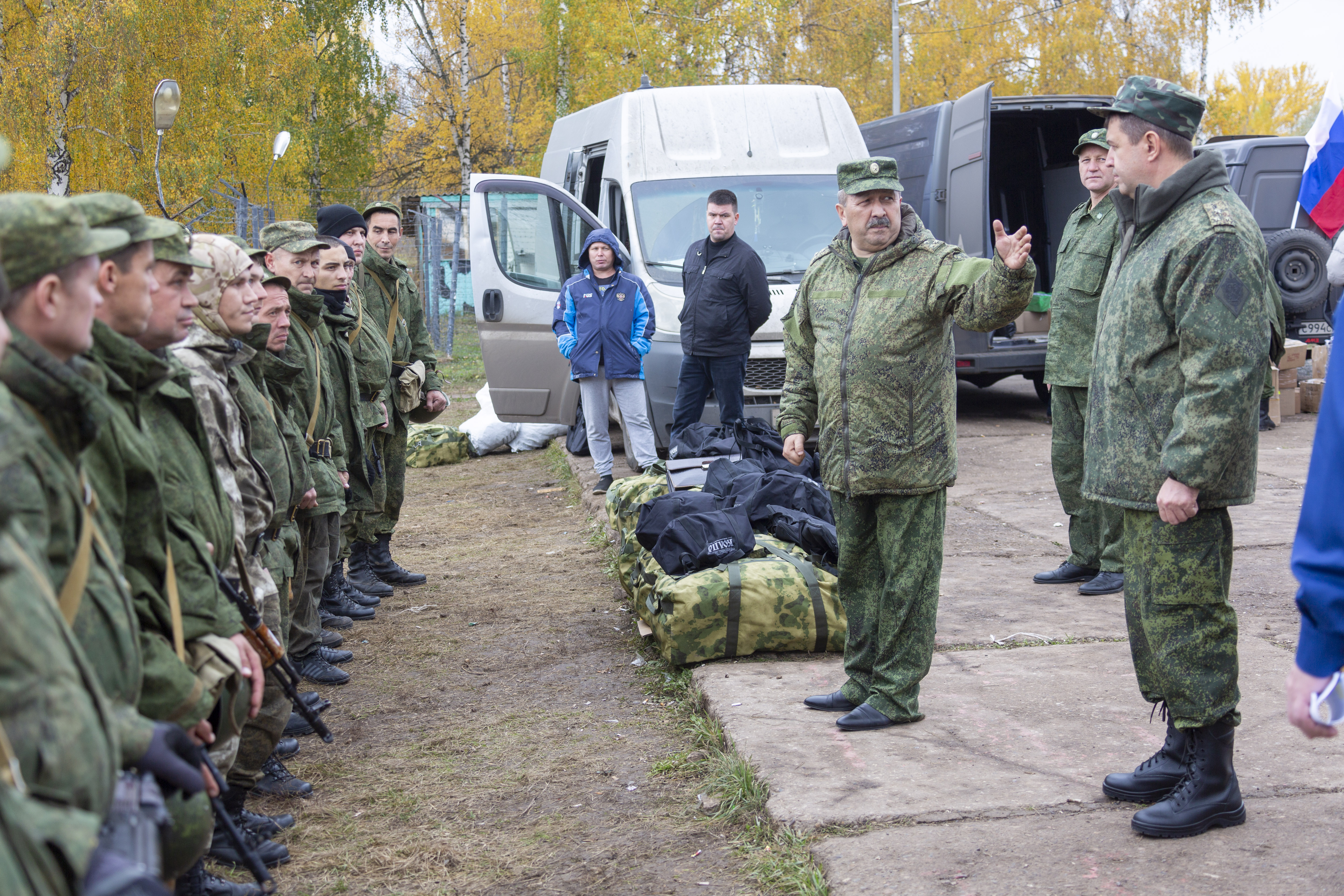 «КАМАЗ» обеспечил мобилизованных сотрудников экипировочными комплектами
