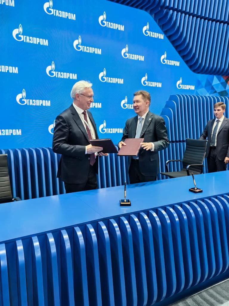 «КАМАЗ» и «Газпром» подписали соглашение о сотрудничестве